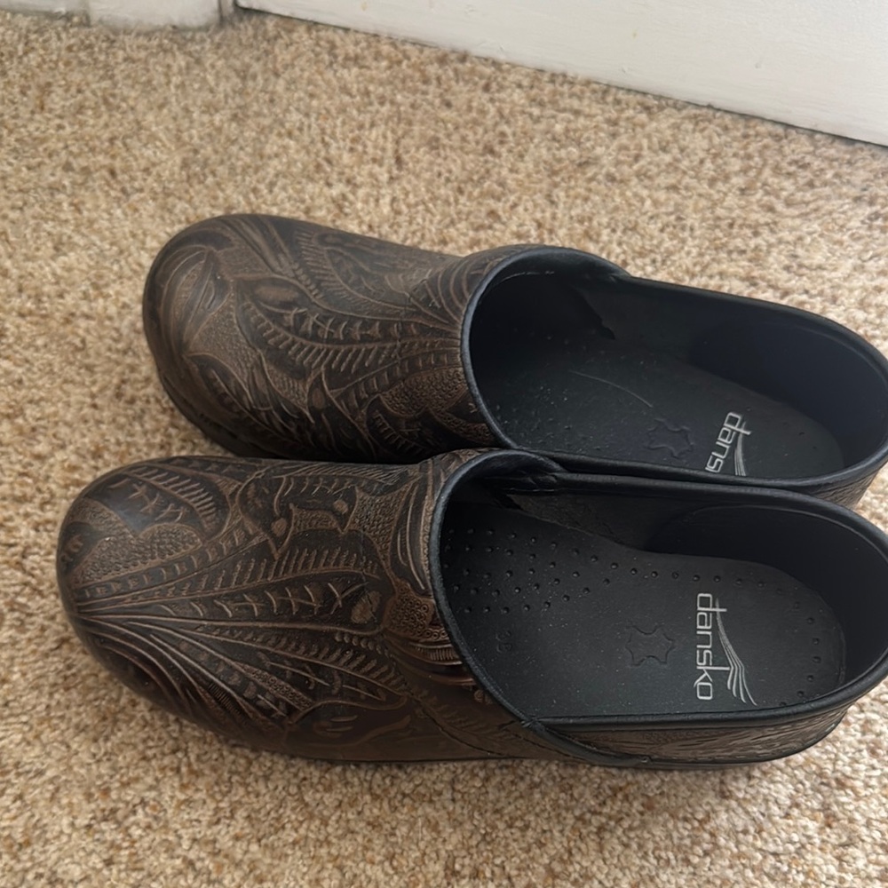 Dansko Women's Brown Patterned Clogs